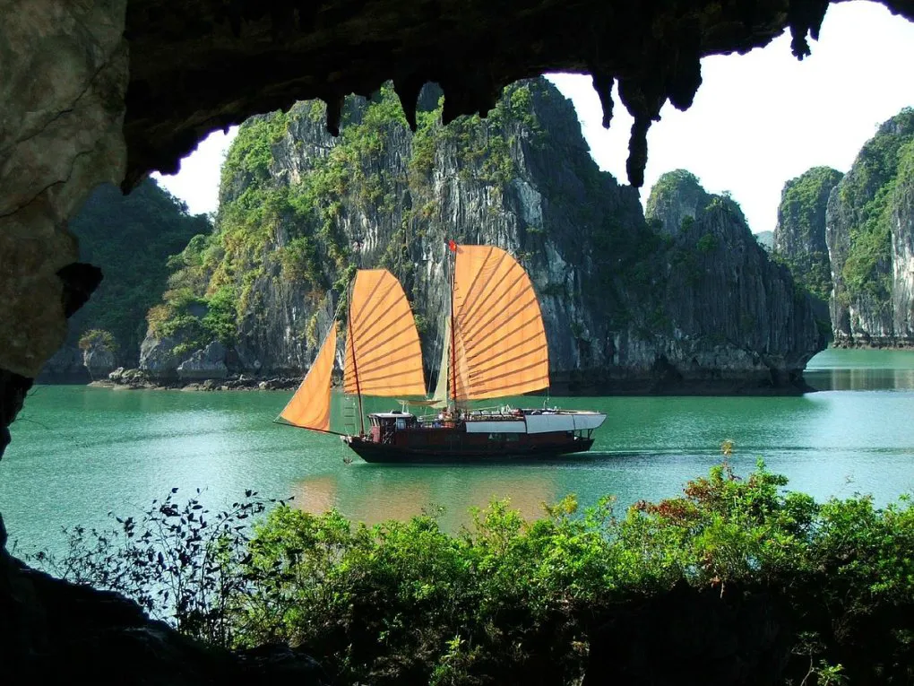 halongbay-vietnam