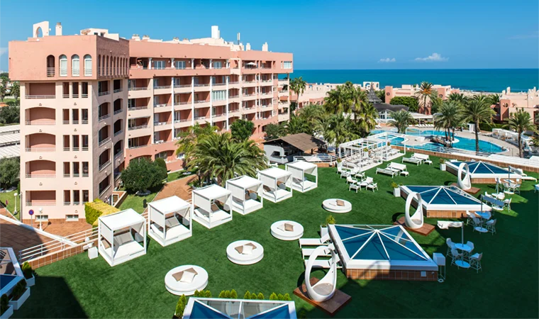 Oliva-Nova_Beach_Resort-exterior-760x450-1