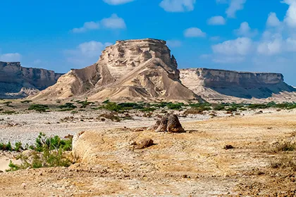 unexplored-oman-oman-kaum-in-einem-reisefucc88hrer-erwacc88hnt-ist-das-spektakulacc88re-wadi-shuwaymiyah-an-der-ostkucc88ste-omans-ein-absoluter-geheimtipp-byelikova-oks